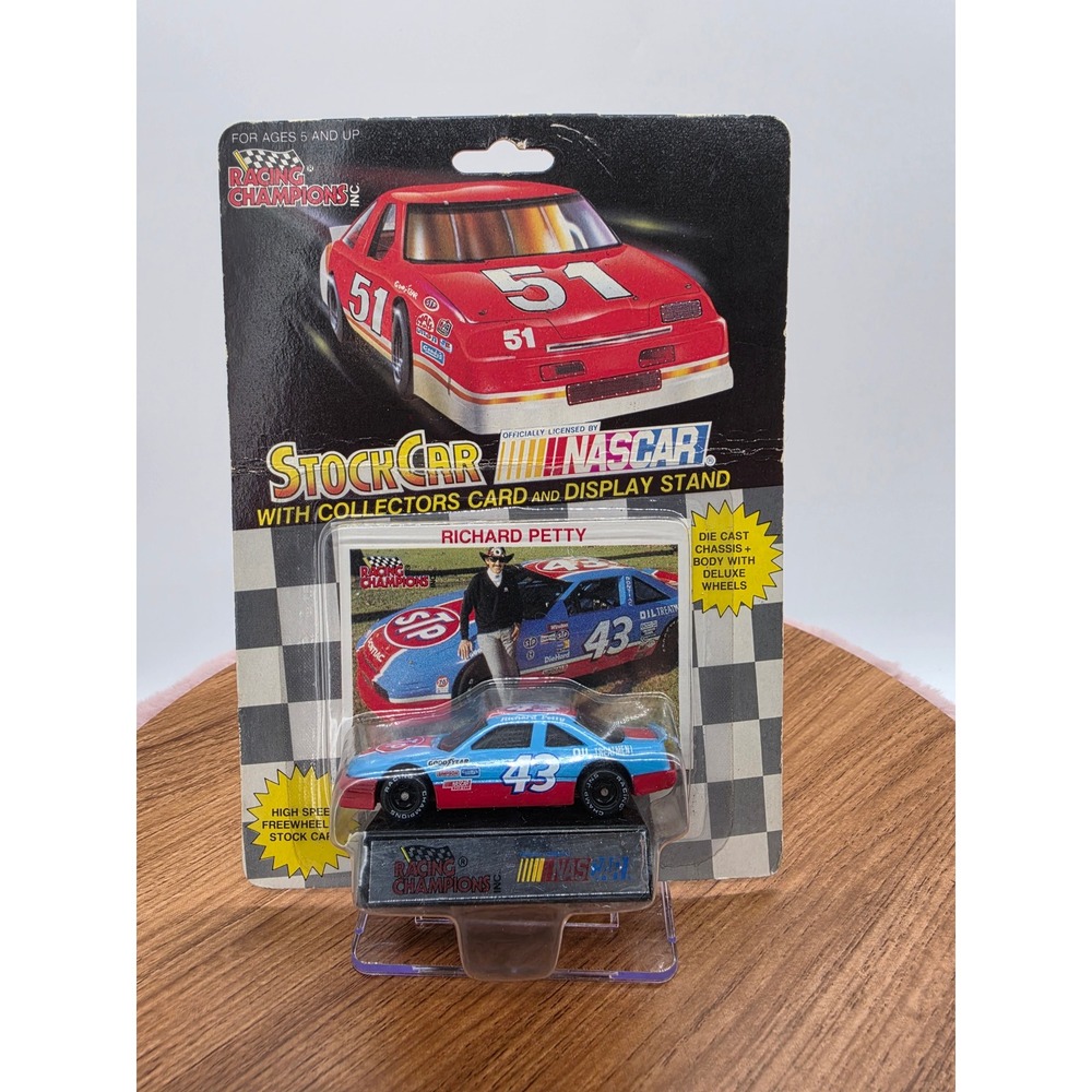 Racing Champions 1991 NASCAR Richard Petty 43 STP Pontiac Die Cast Stock Car New